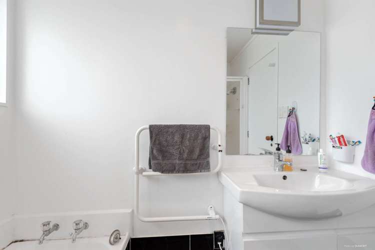 2/25 Silver Creek Road Manurewa_5