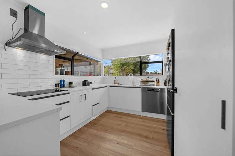 1 Antrim Grove Bayview_12