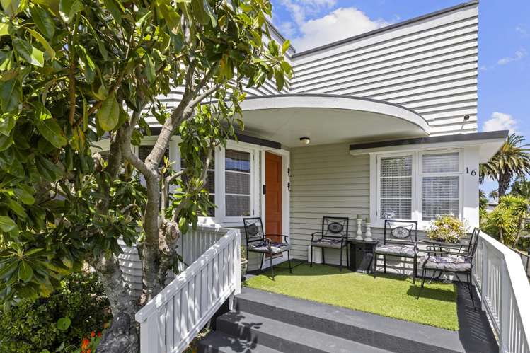 16 James Street Raglan_8