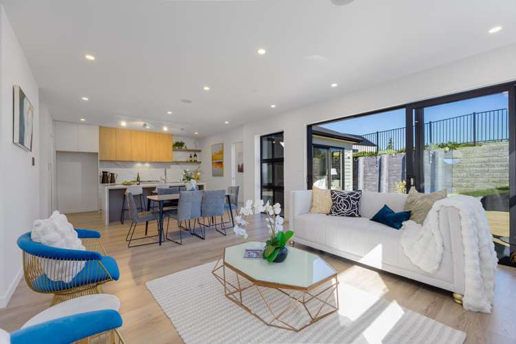 52 Tipu Crescent Milldale_15