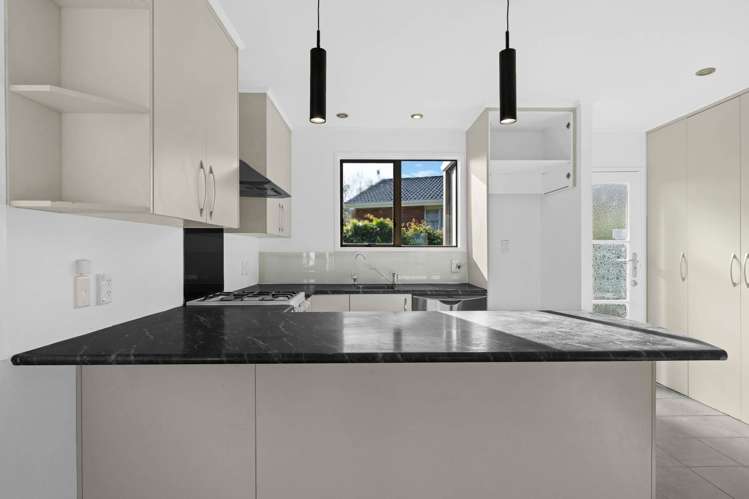 6 Redcrest Avenue Red Hill_14