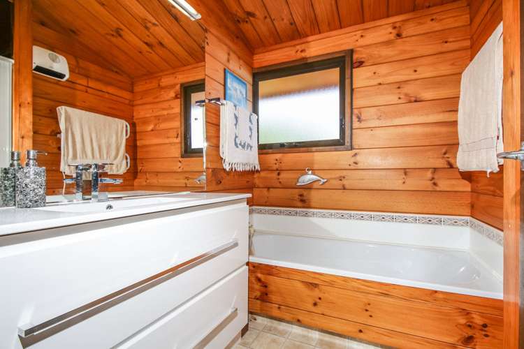 39 Fitzherbert Avenue West Harbour_8