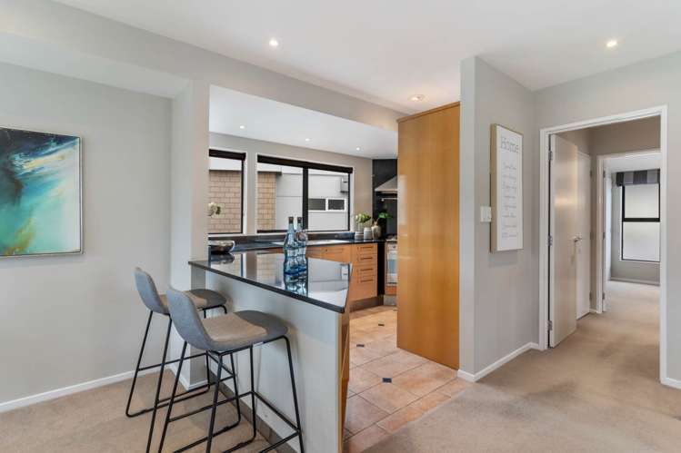 2/4 Rogers Avenue Eastern Beach_11