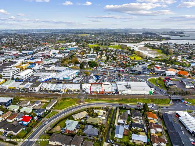 94sqm retail/office, Roselands Shopping Centre