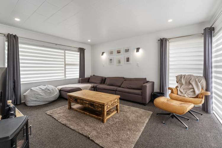 3 Dennis Grove Paraparaumu Beach_3