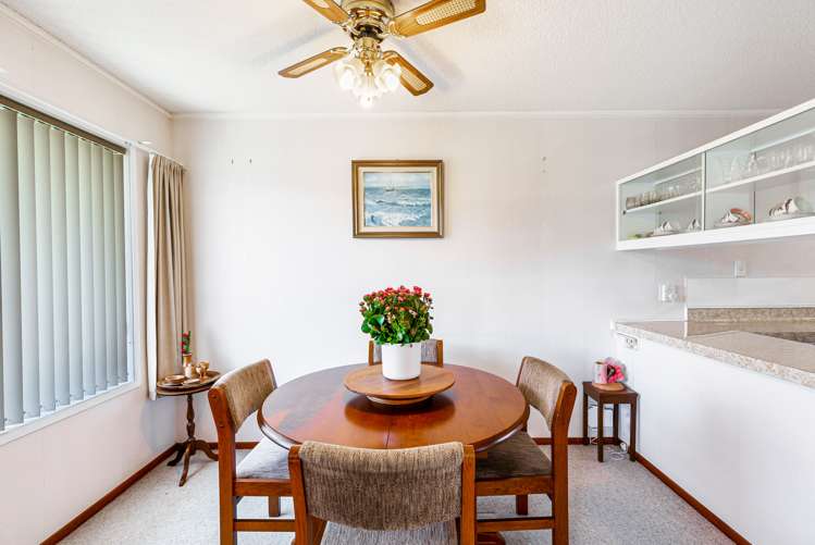 2/33 Swanson Road Henderson_5