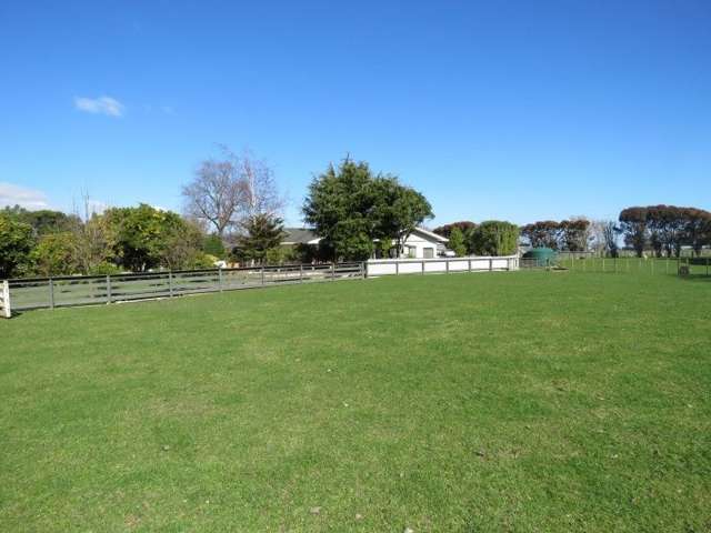 1447 Waughs Road Feilding_1