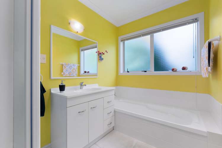 48 Manor Park Drive Pyes Pa_26