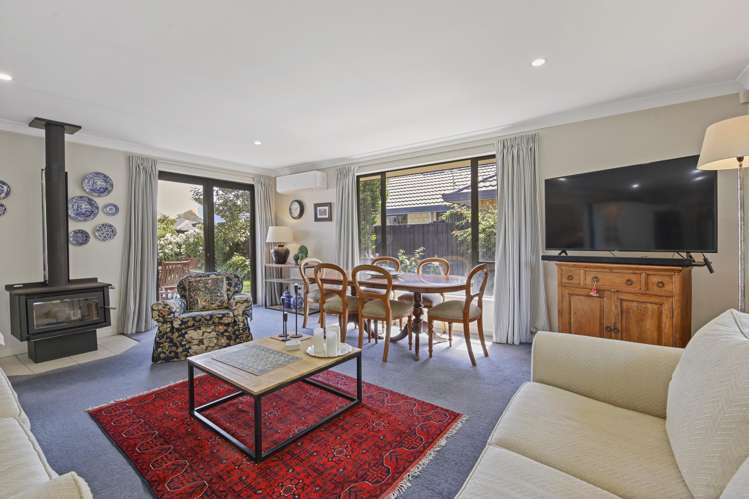 21 Riverwood Boulevard Redwood_11