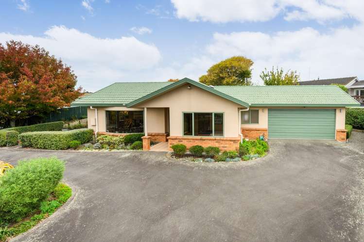 7 Logan Grove Feilding_13