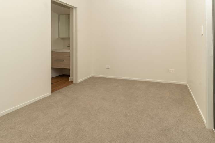 8/2 Moor Avenue Te Atatu Peninsula_7