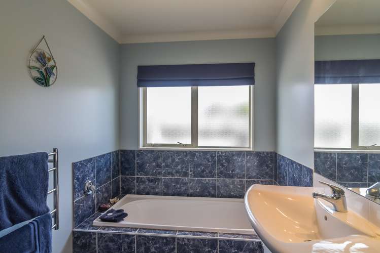 28 Quadrant Heights Paraparaumu_12