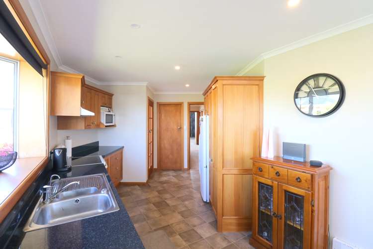 82 Edinburgh Crescent Waikiwi_11