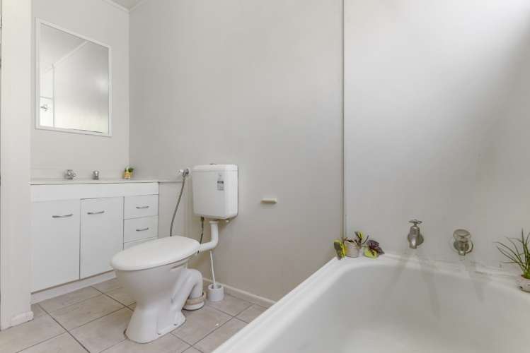 3/24 Commodore Drive Lynfield_10