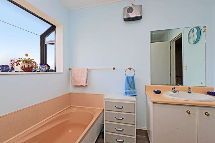 1242 Louie Street Parkvale_13