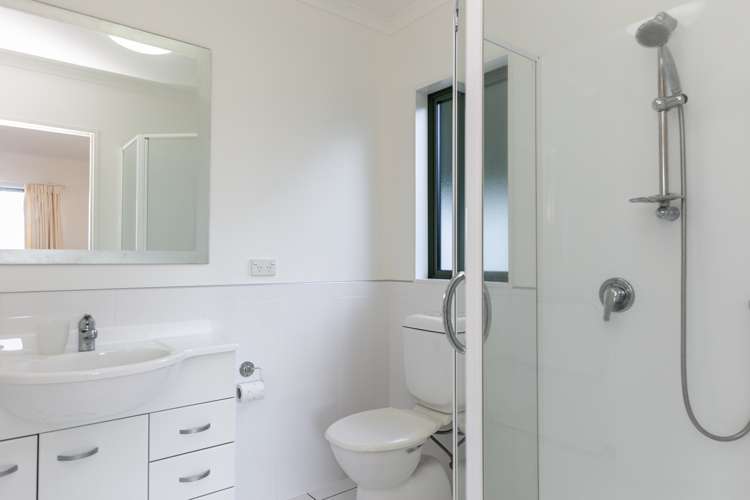 14a Arahanga Grove Maupuia_14