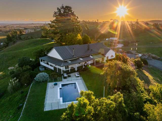 Charming villa, vineyard vistas, city convenience