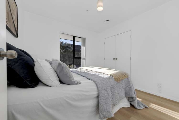 6 Frank Bunce Grove Flat Bush_13