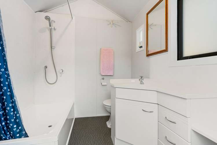 231 Linton Crescent Whangamata_19