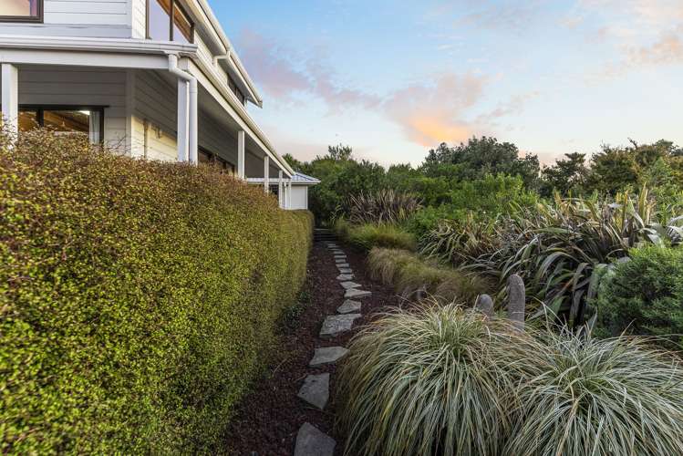 49 Charles Dickens Drive Mellons Bay_17