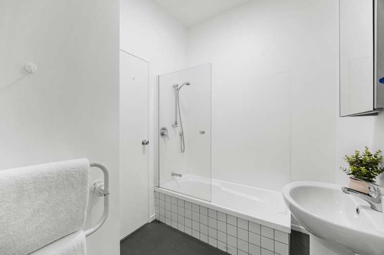 49 Albionvale Road Glen Eden_18