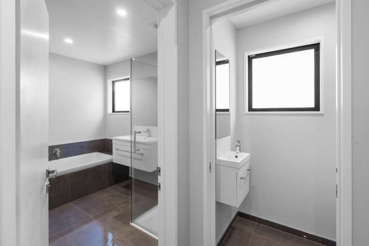 89 Faringdon Boulevard Rolleston_8