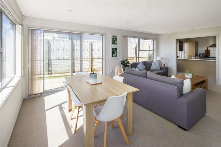 19a Comber Place Johnsonville_5