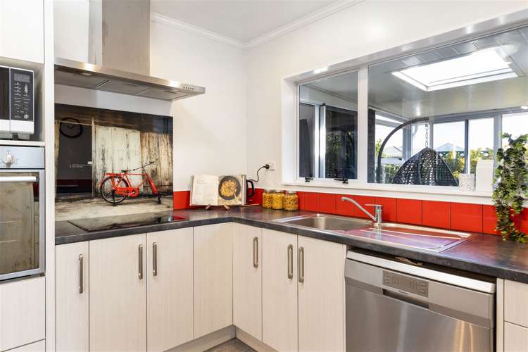 8a Robalan Place Redwoodtown_5