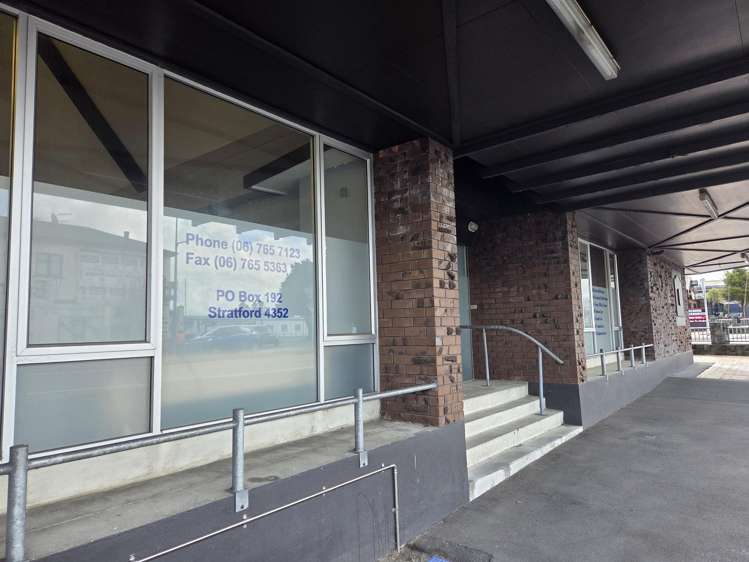 323 Broadway Stratford_5