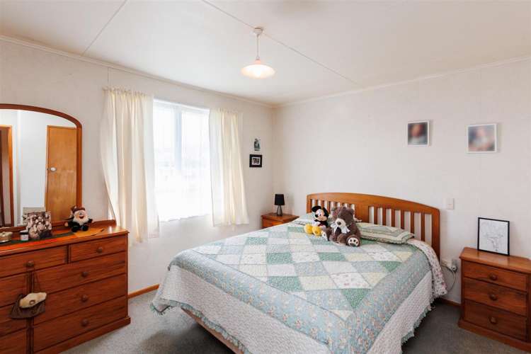 149a High Street Bulls_11