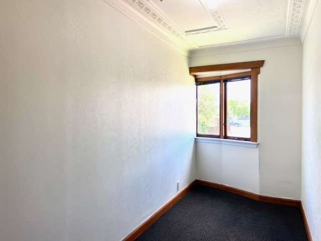 1000A Willowpark Road North 10490_3