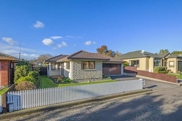 Easy-care living in Riverdale