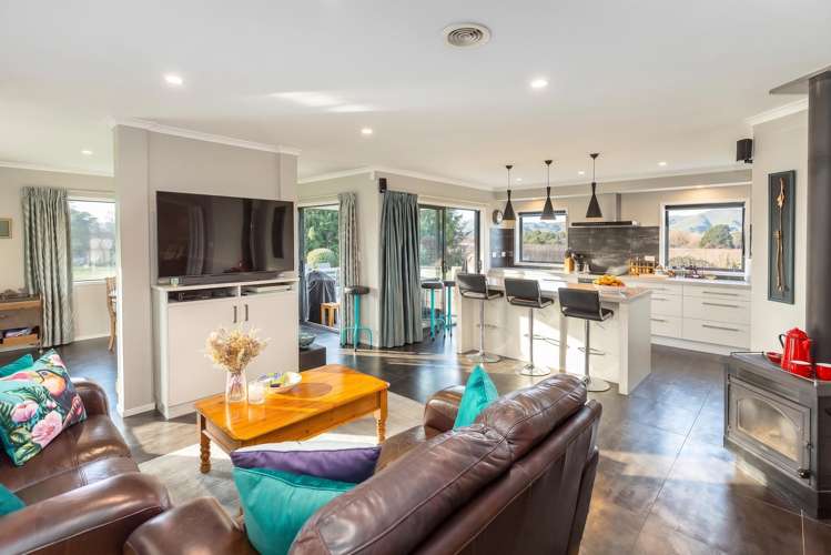 244 Dakins Road East Taratahi_40