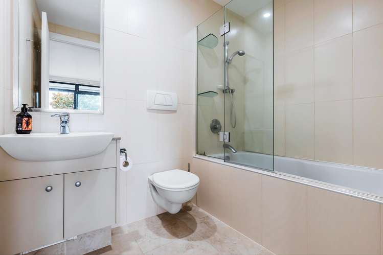 3/88 Lake Terrace Central_18