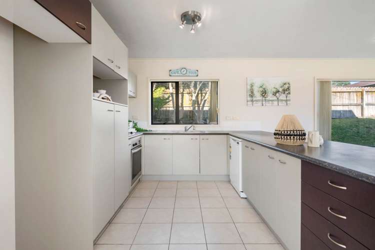 15 George Deane Place Greenhithe_5