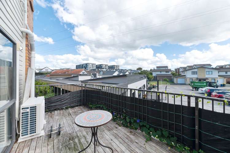 230/172 McLeod Road Te Atatu South_11