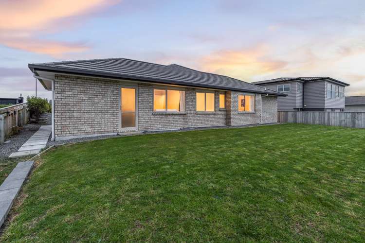 122 Endeavour Drive Whitby_12