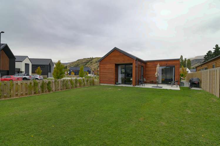 25 Lauder Street Dalefield/Wakatipu Basin_6