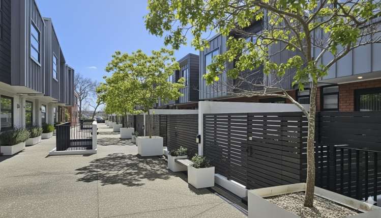 18/4 Stables Lane_2