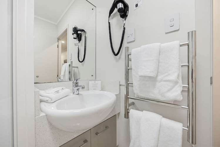 8F/35 Johnston St Wellington Central_6