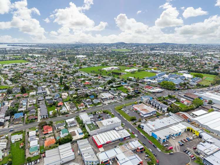 6/4038 Great North Road Glen Eden_17