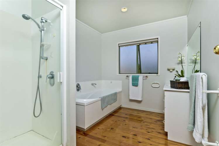 182 Henderson Valley Road Henderson_16