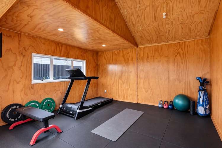 32 Surrey Street Hawera_19