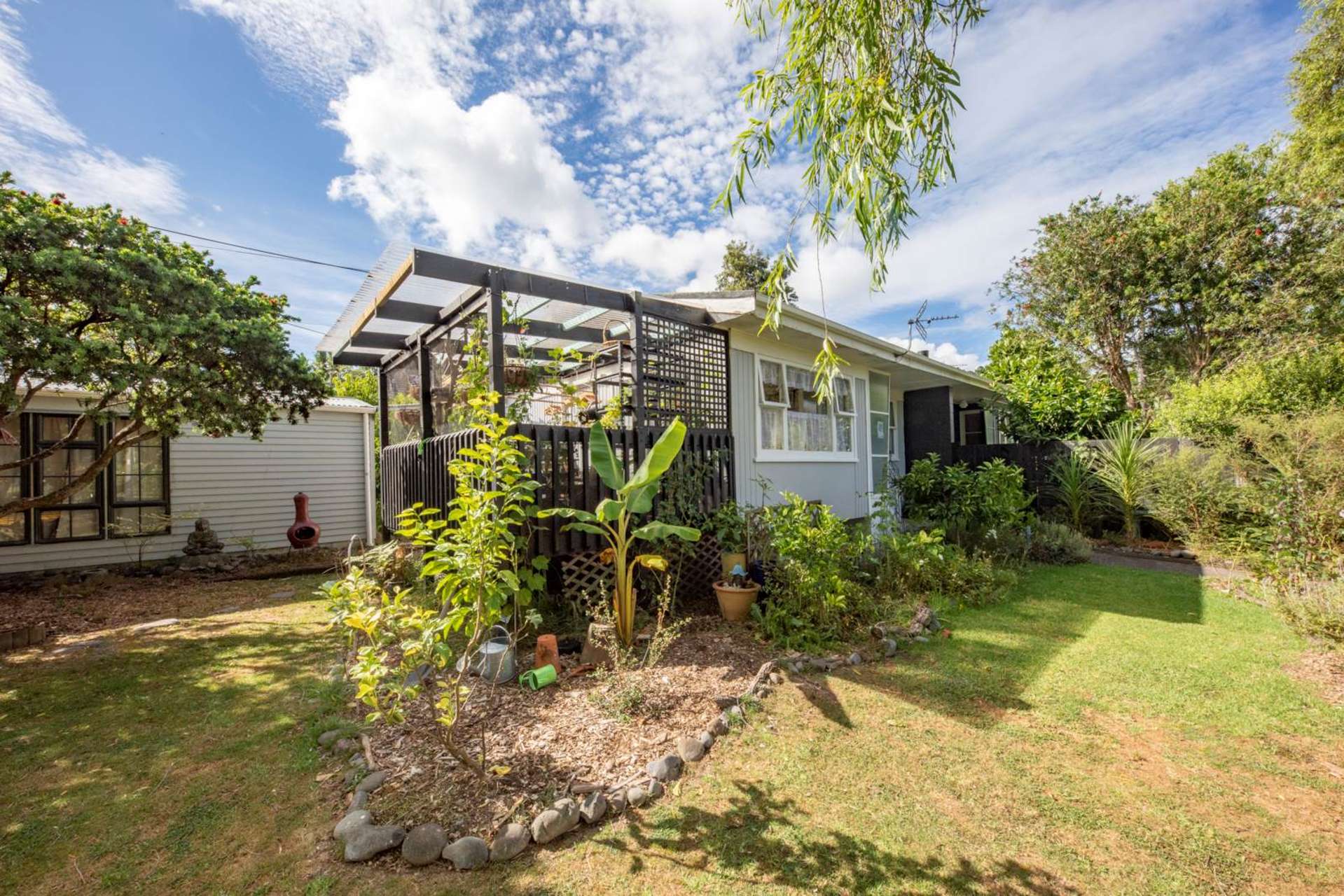 1/2 Earl Road Titirangi_0