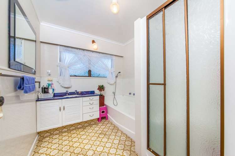 5a Malam Street Glen Eden_13