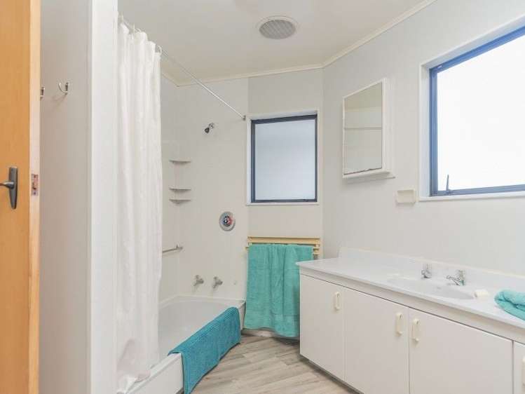 24 Broadsea Avenue Ruby Bay_10