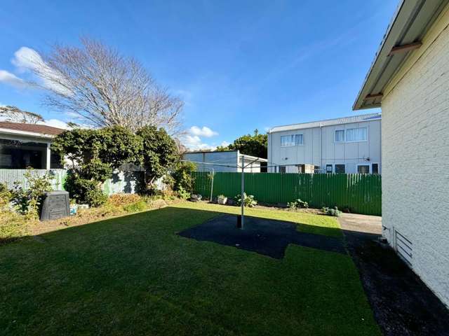 2/71 Barrett Street 2169_1