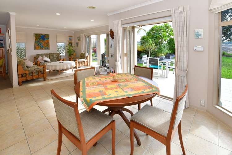 8/126 Whangaparaoa Road Red Beach_8