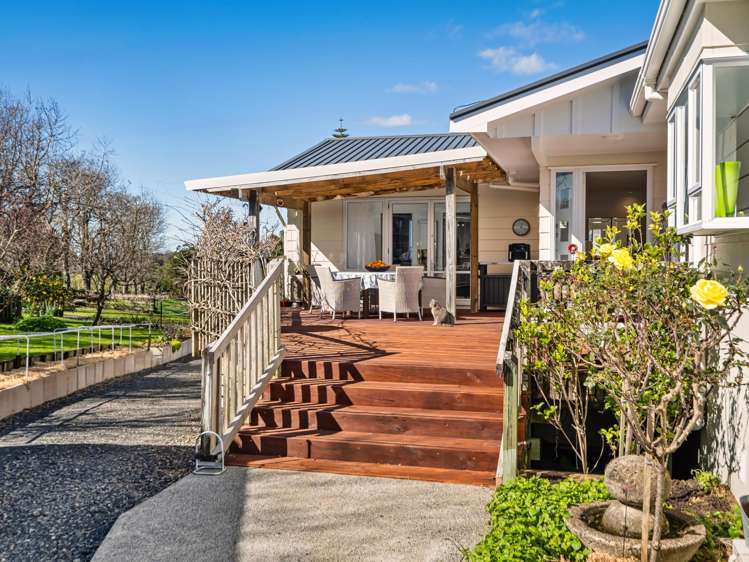 29 Walker Road West_4