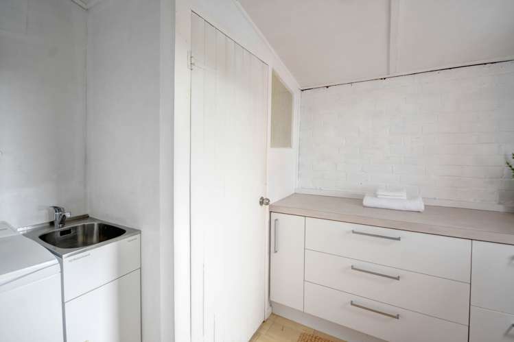 47 Bernard Street Kenmure_18